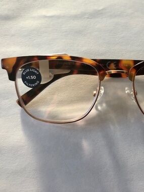 New Tortoise & Gold Peepers Blue Light Blocking Readers +1.50